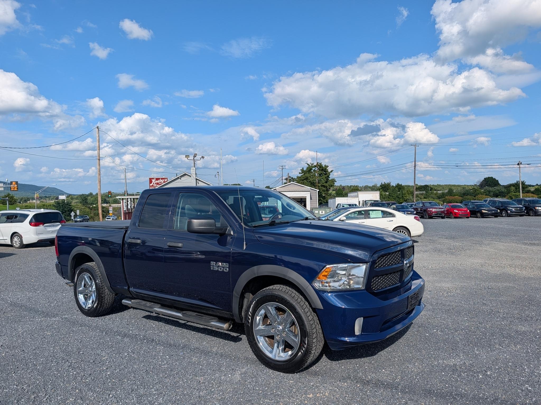 RAM 1500 Express 4x4 Crew Cab 5'7" Box 2018