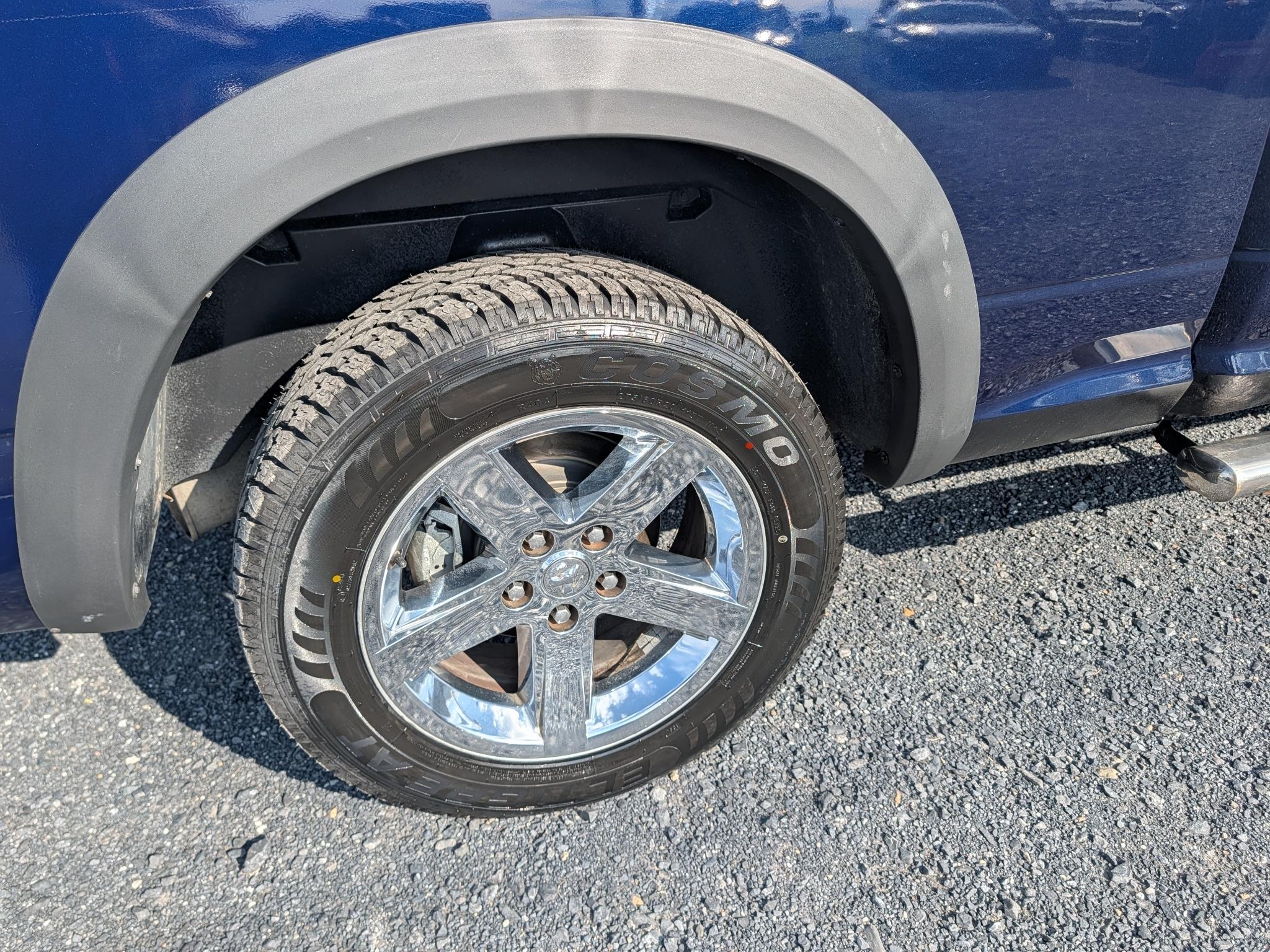 RAM 1500 Express 4x4 Crew Cab 5'7" Box 2018