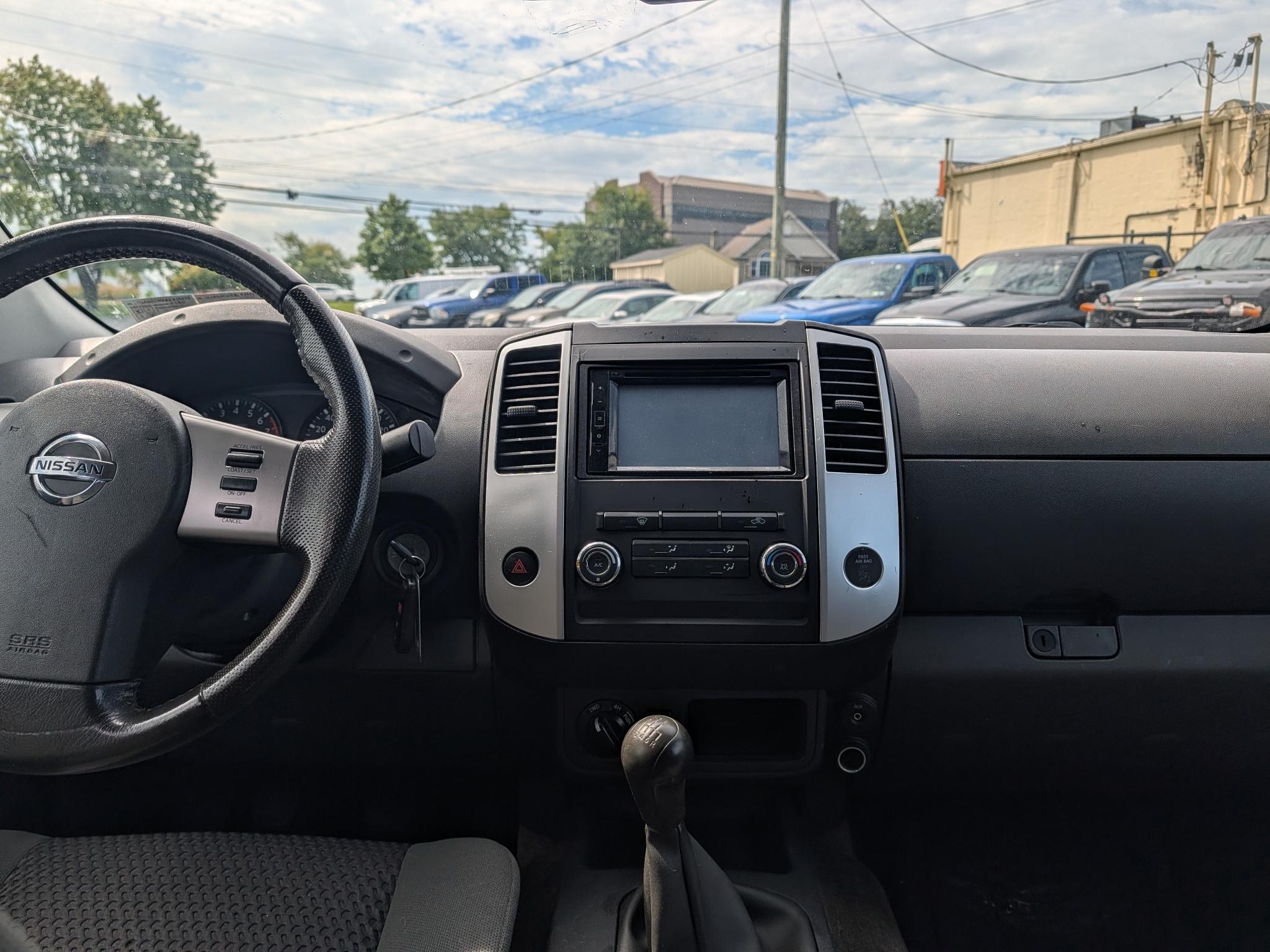 Nissan Frontier SV V6 King Cab 4WD 2011