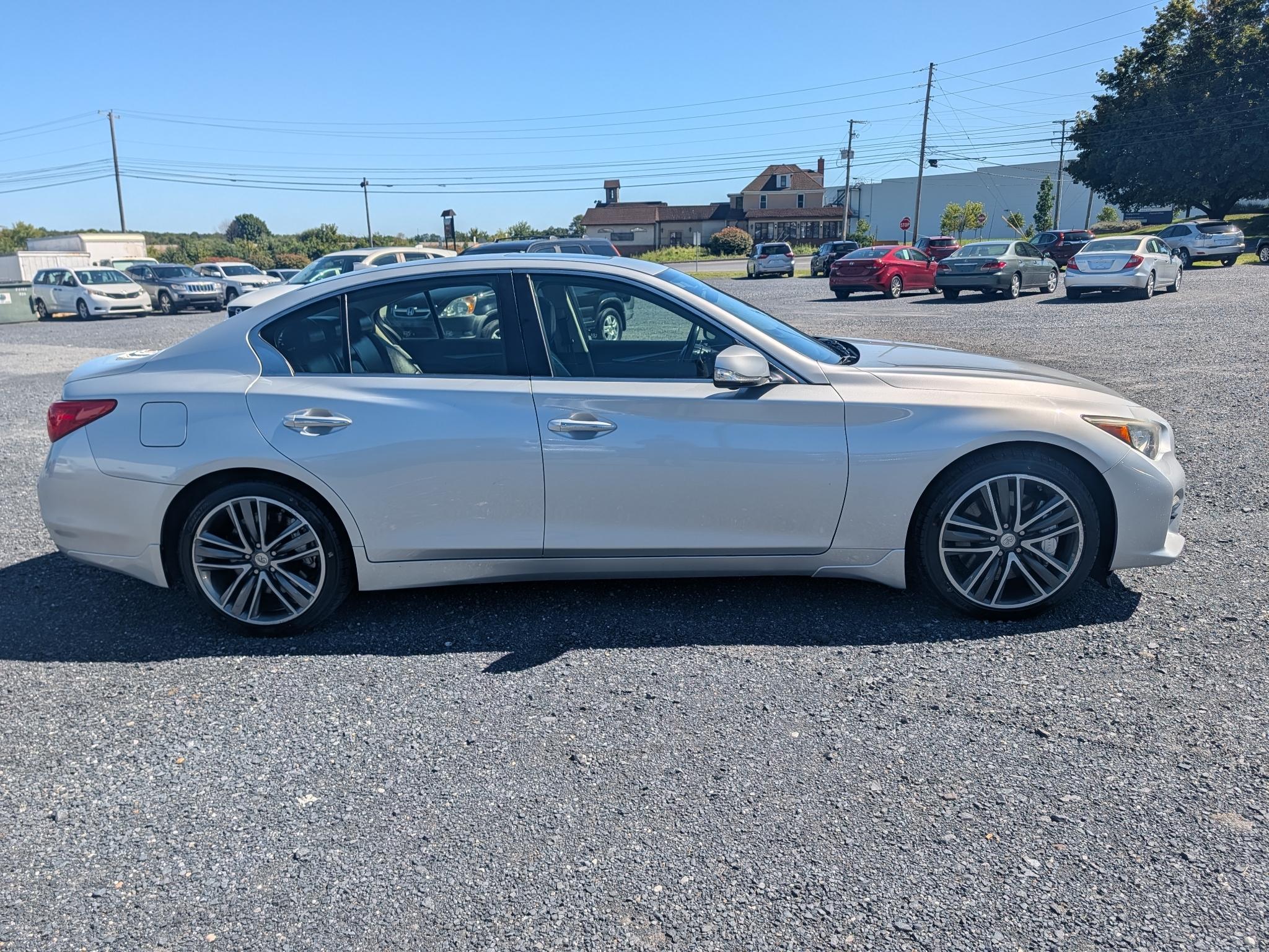 Infiniti Q50 Premium AWD 2014