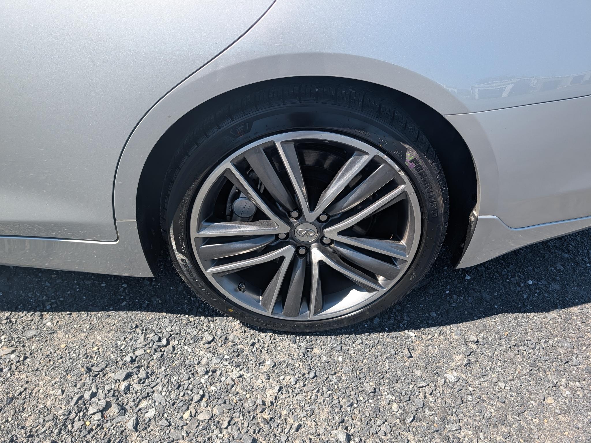 Infiniti Q50 Premium AWD 2014