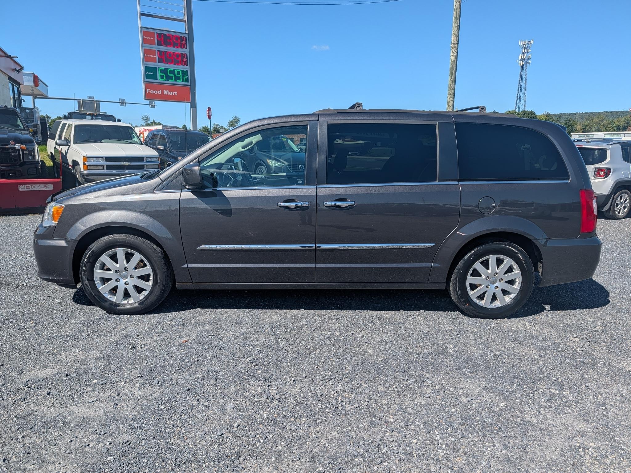 Chrysler Town & Country Touring 2016