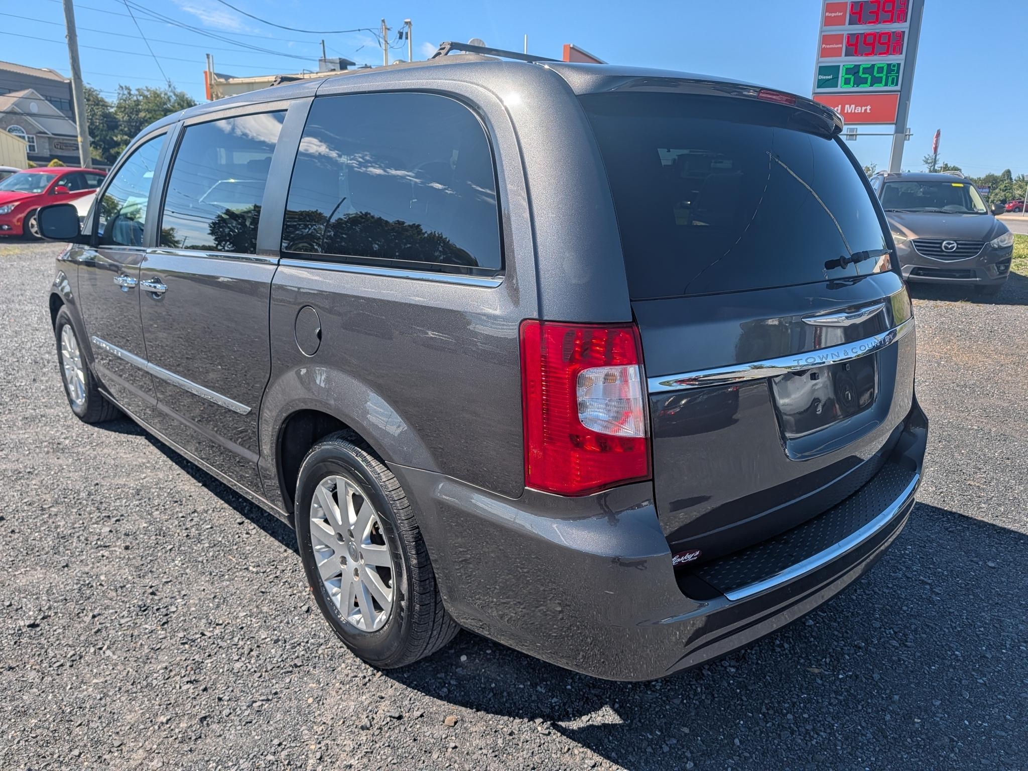 Chrysler Town & Country Touring 2016