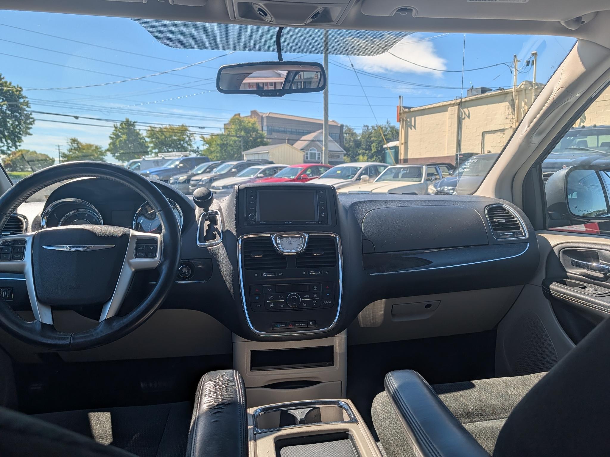 Chrysler Town & Country Touring 2016