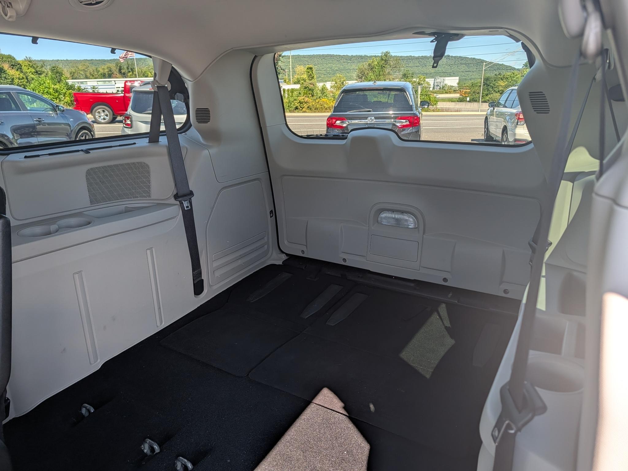 Chrysler Town & Country Touring 2016
