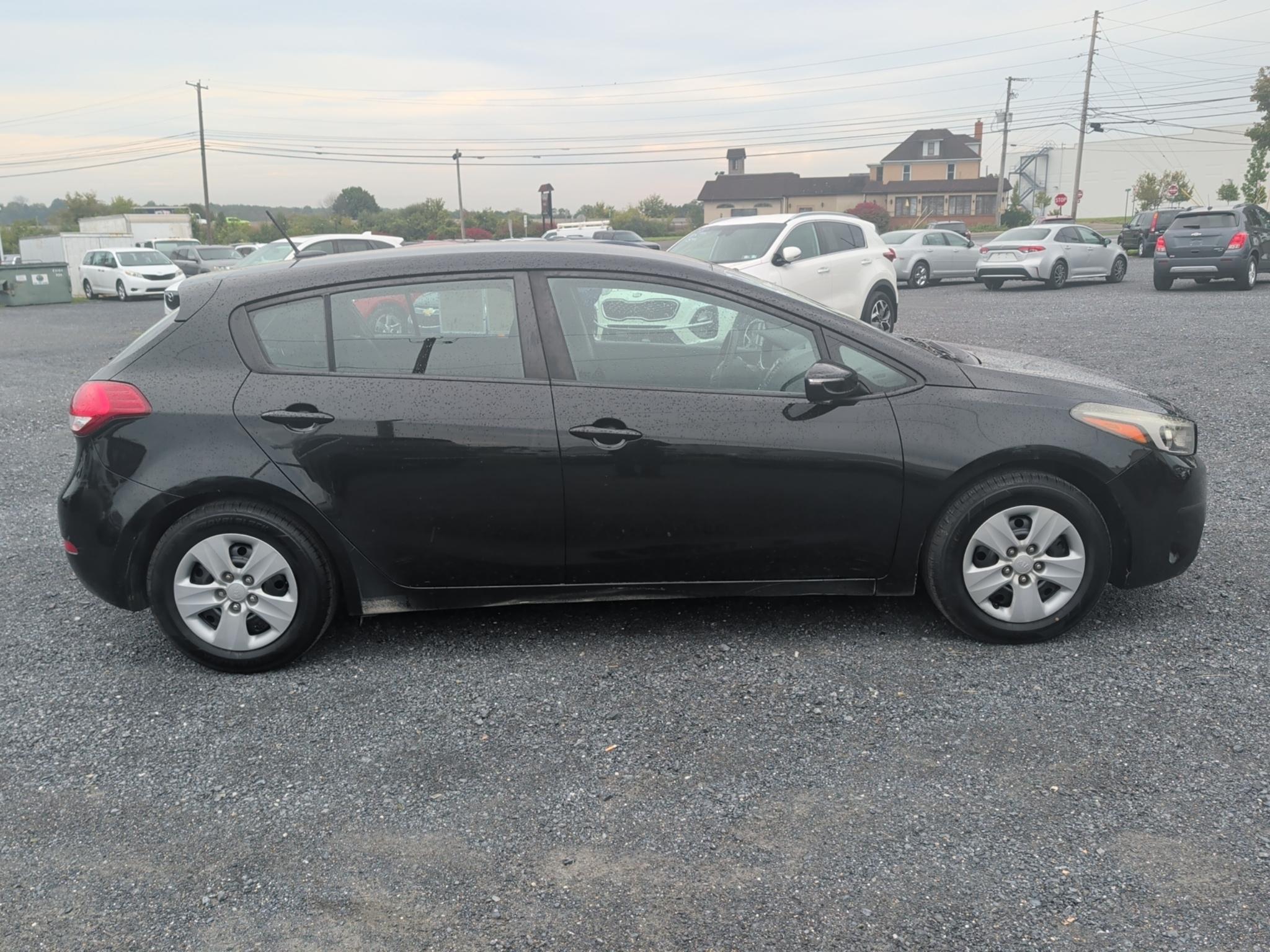 Kia Forte 5-Door LX 2017