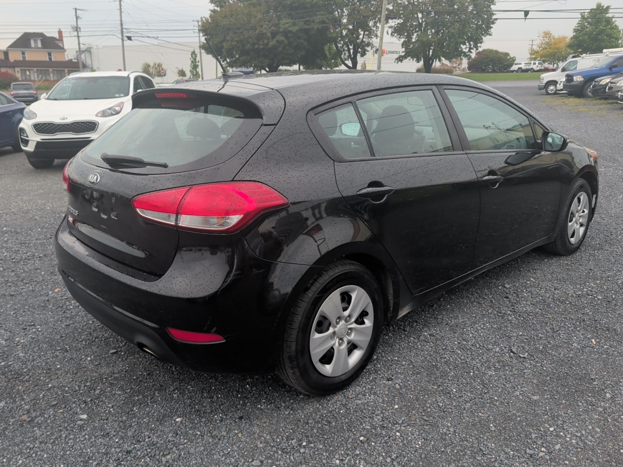 Kia Forte 5-Door LX 2017