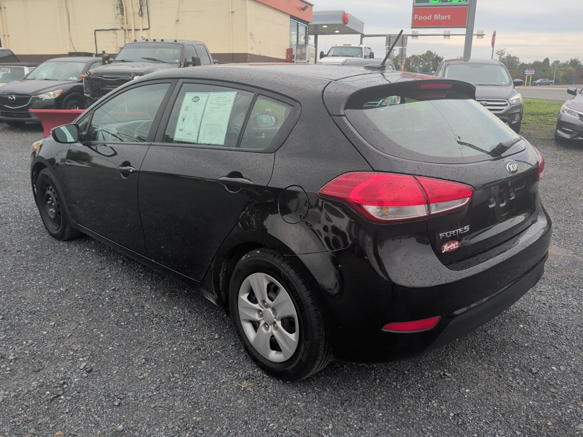Kia Forte 5-Door LX 2017