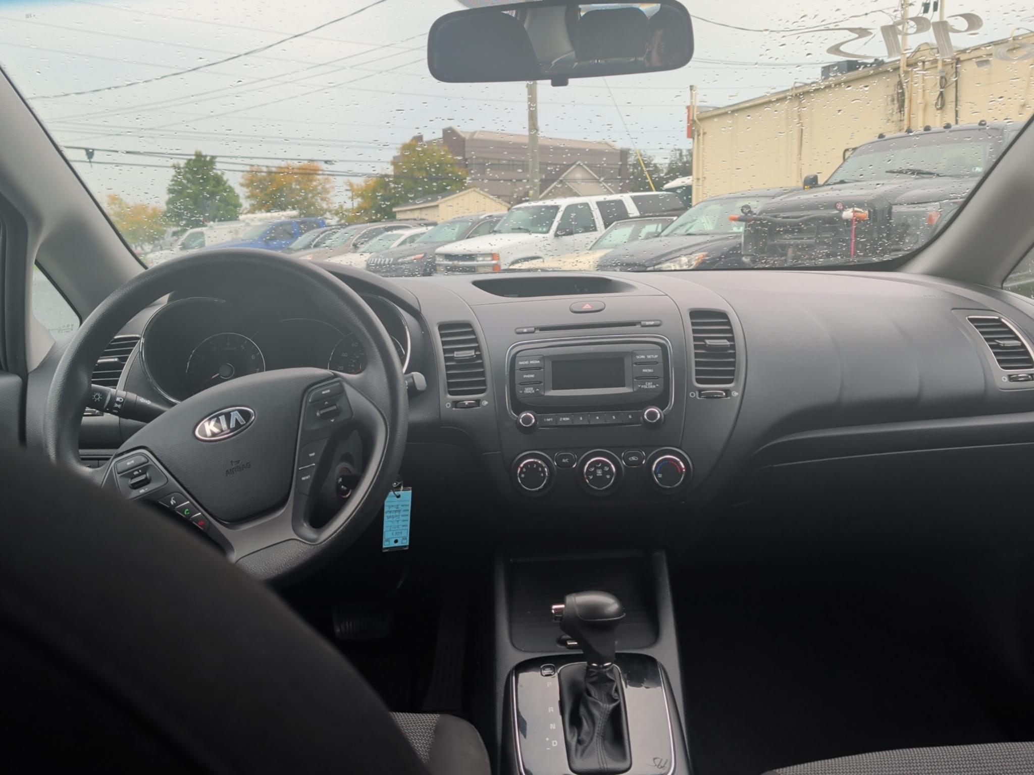 Kia Forte 5-Door LX 2017