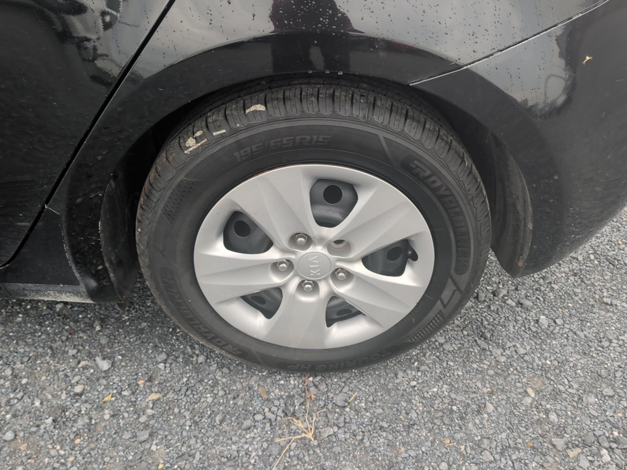 Kia Forte 5-Door LX 2017