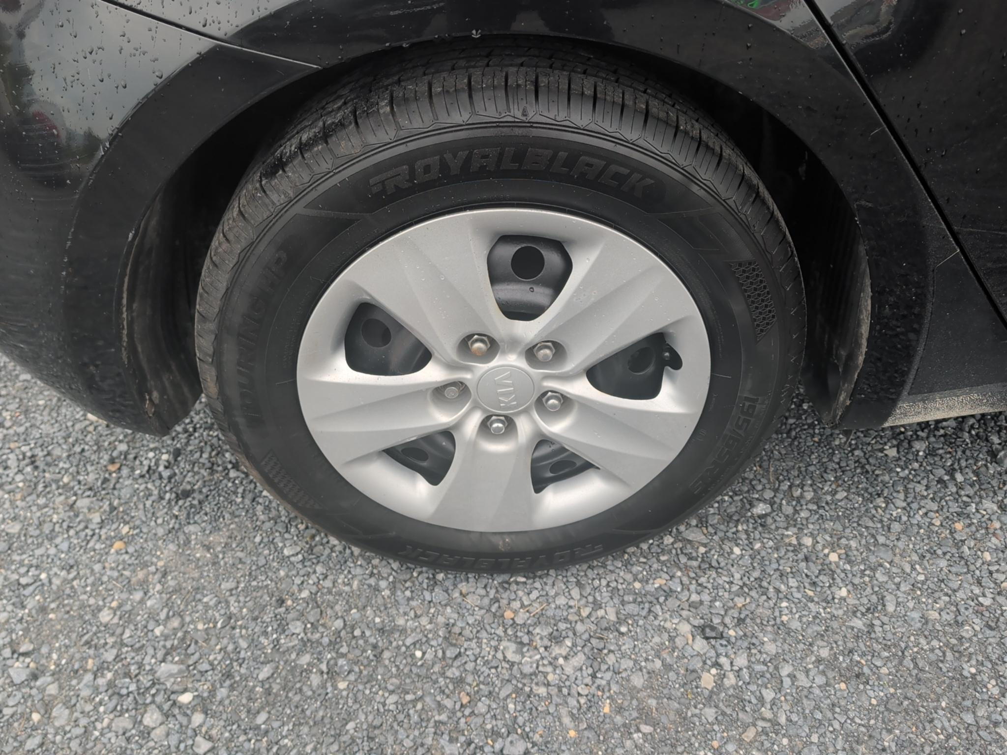 Kia Forte 5-Door LX 2017
