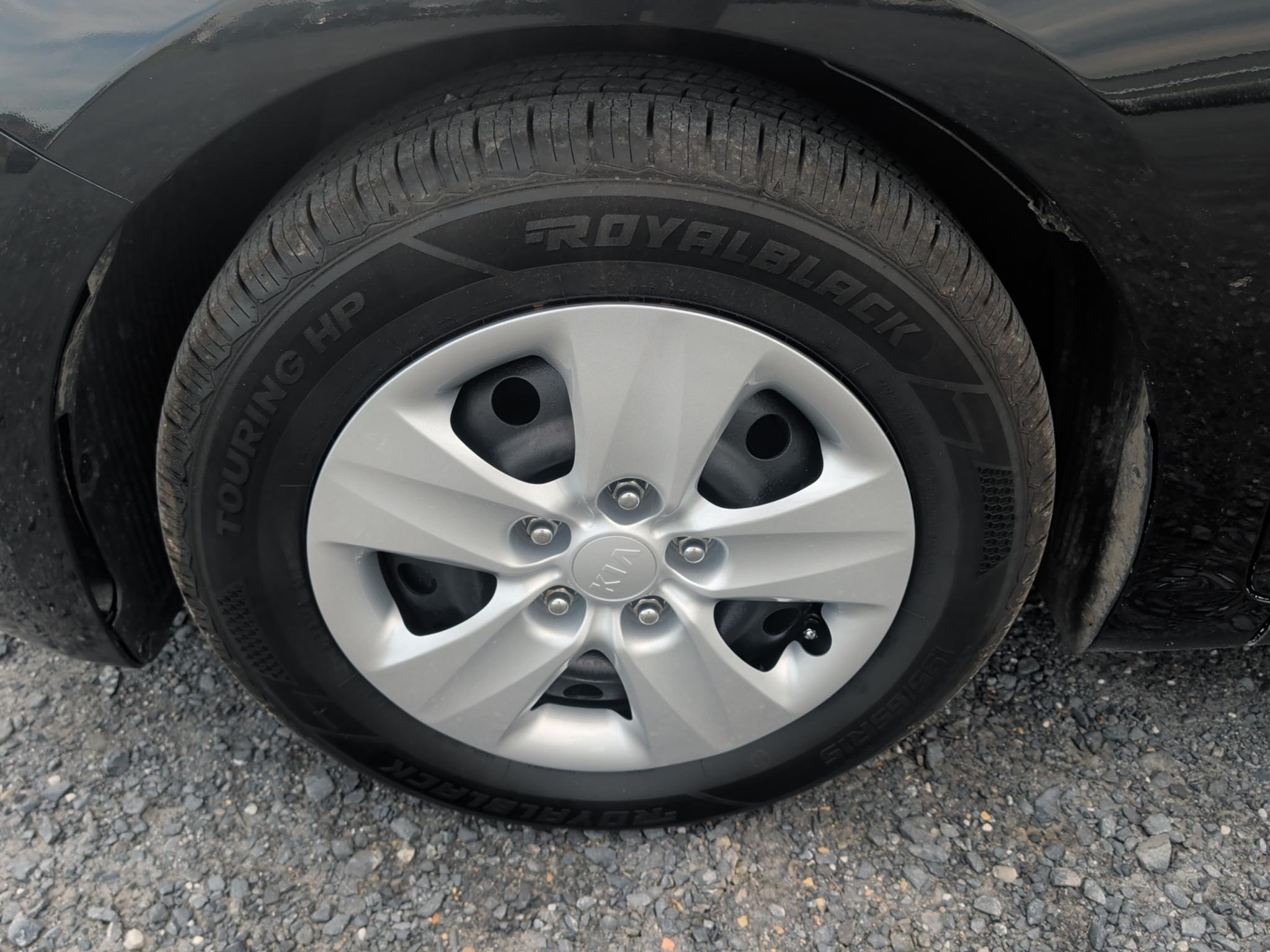 Kia Forte 5-Door LX 2017