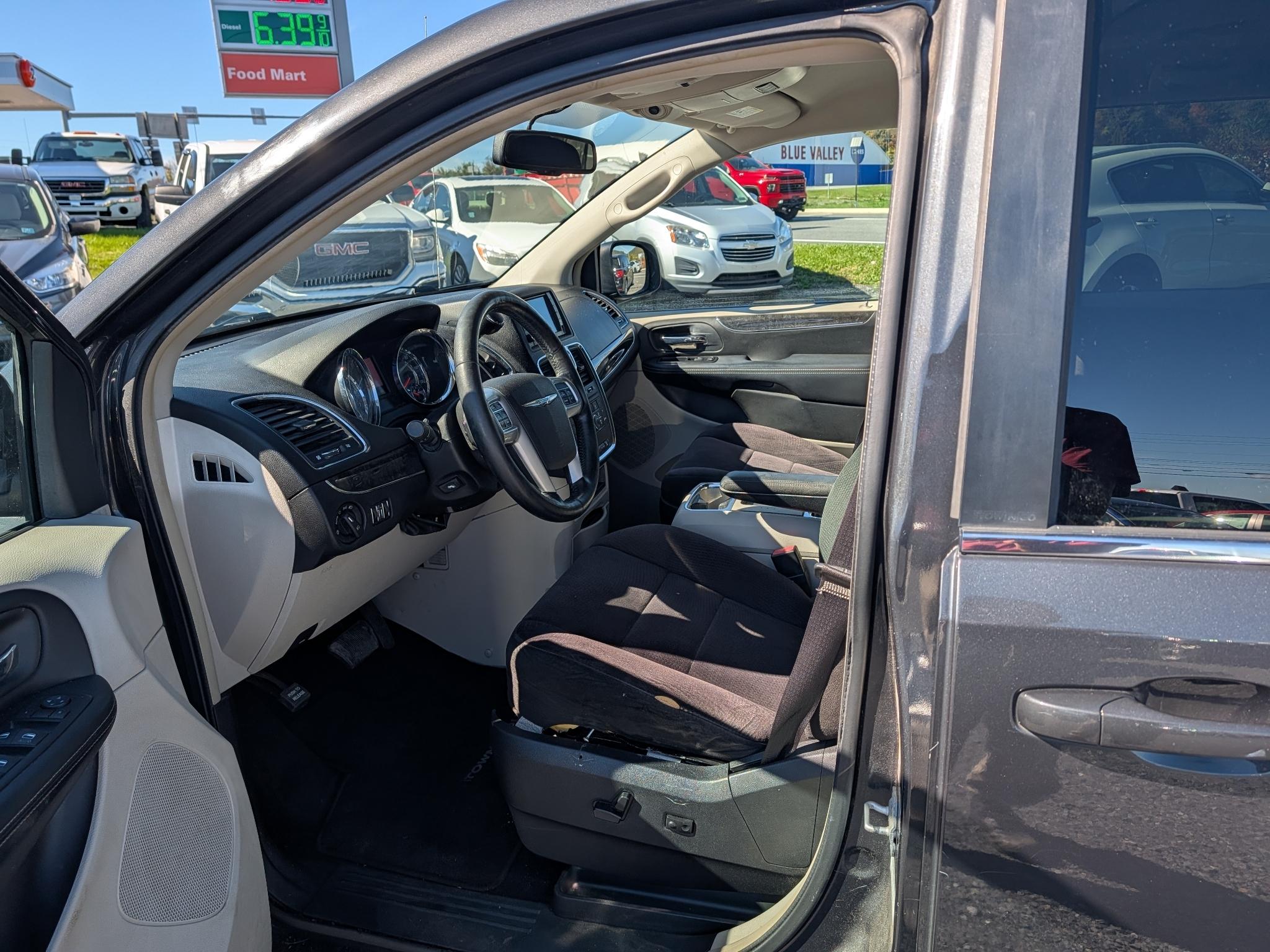 Chrysler Town & Country Touring 2011