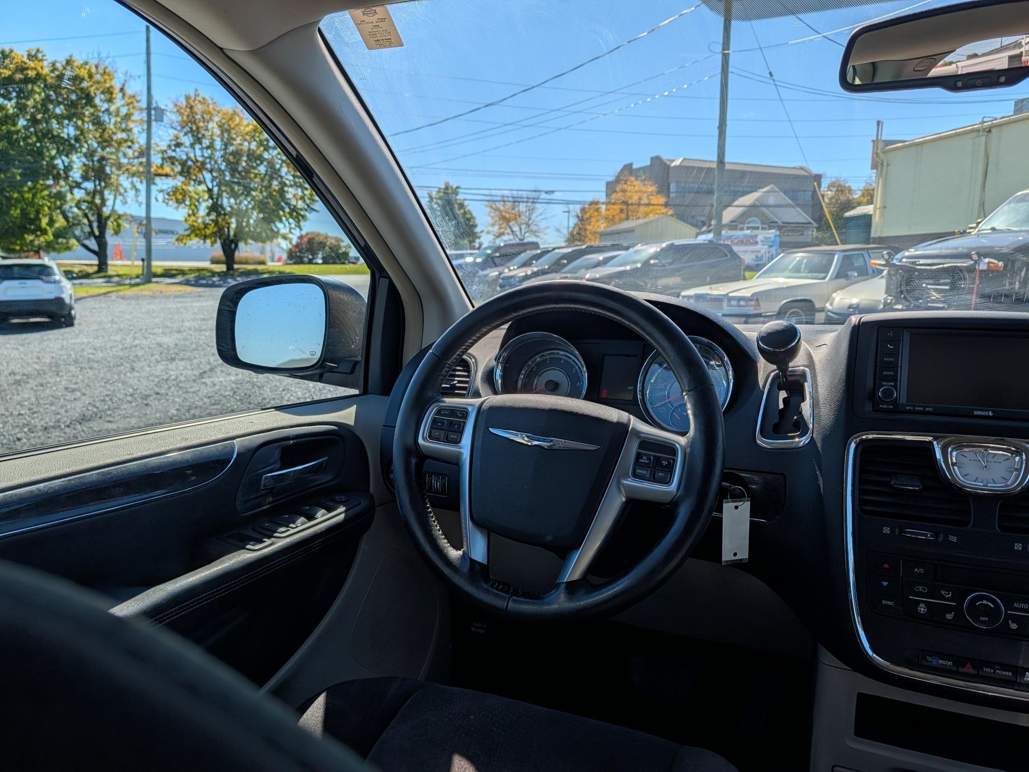 Chrysler Town & Country Touring 2011