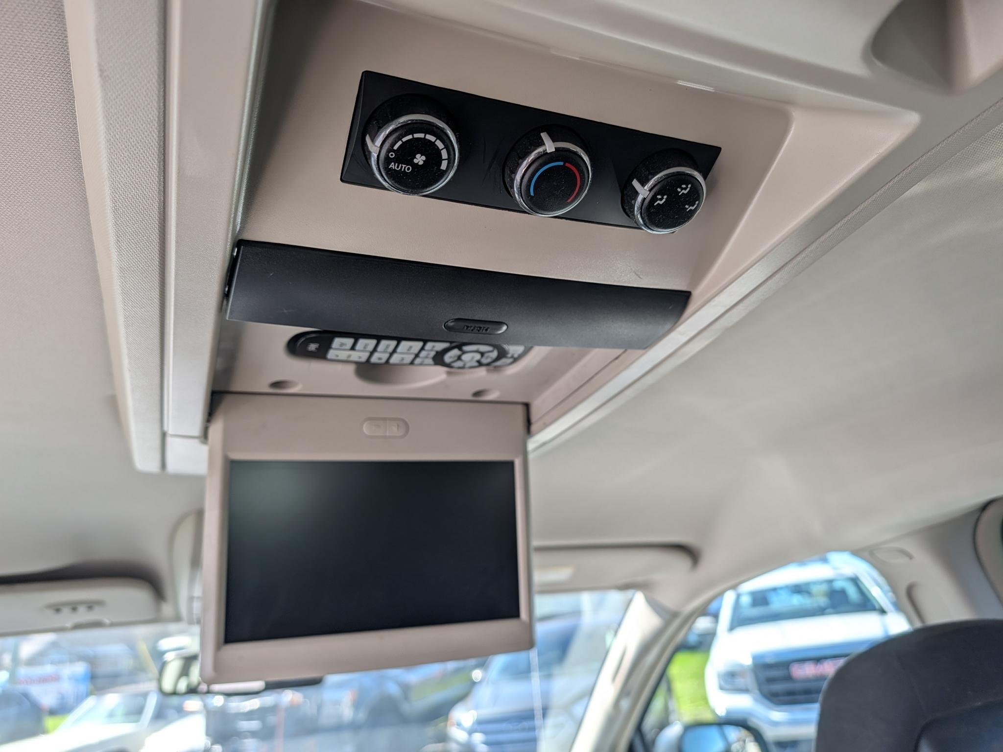 Chrysler Town & Country Touring 2011