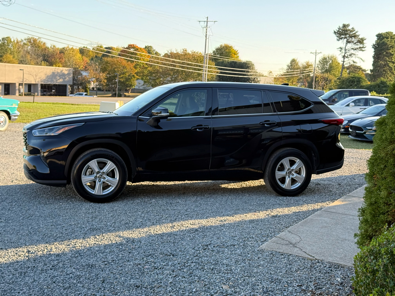 Toyota Highlander LE FWD (Natl) 2021