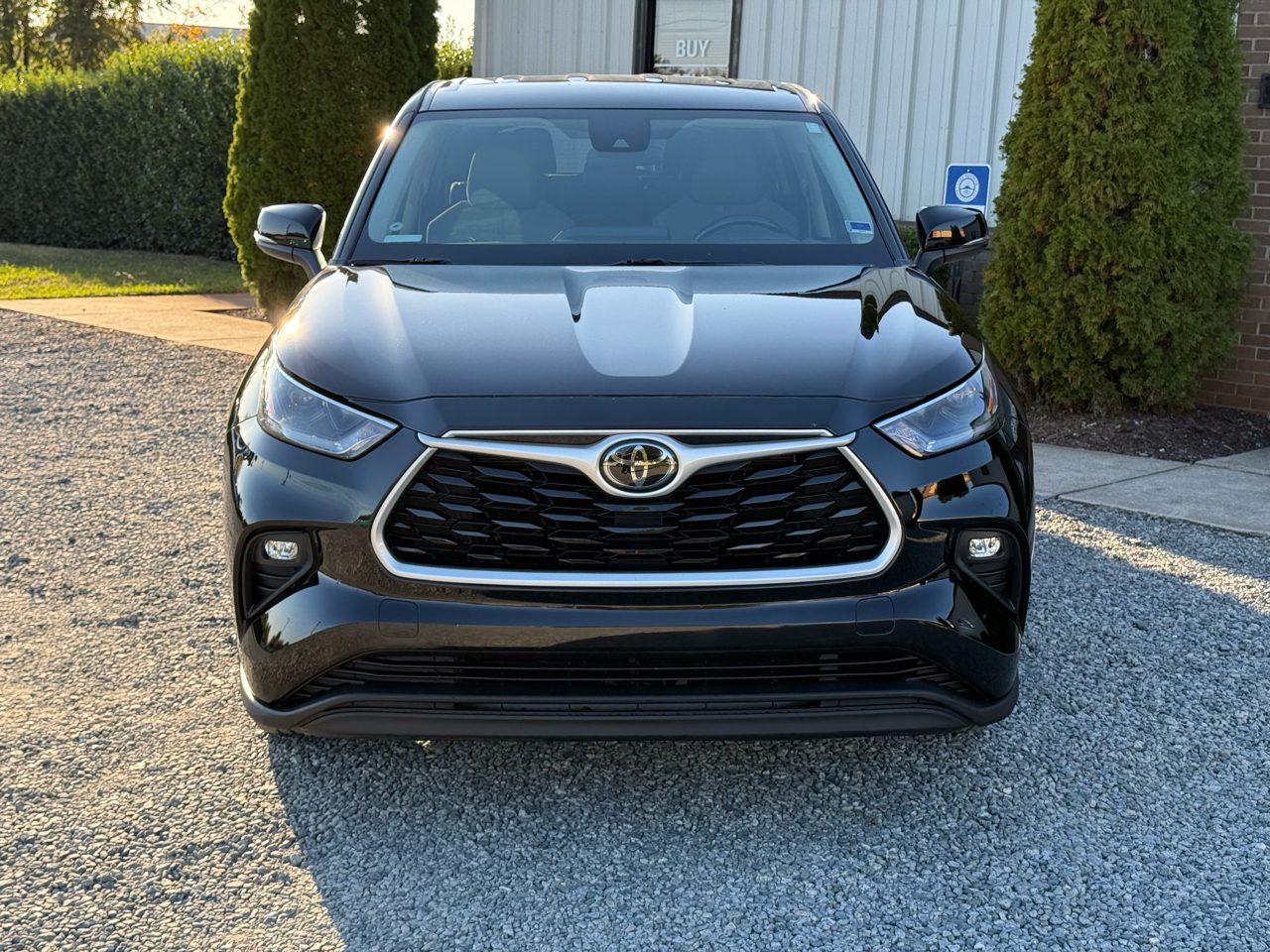 Toyota Highlander LE FWD (Natl) 2021