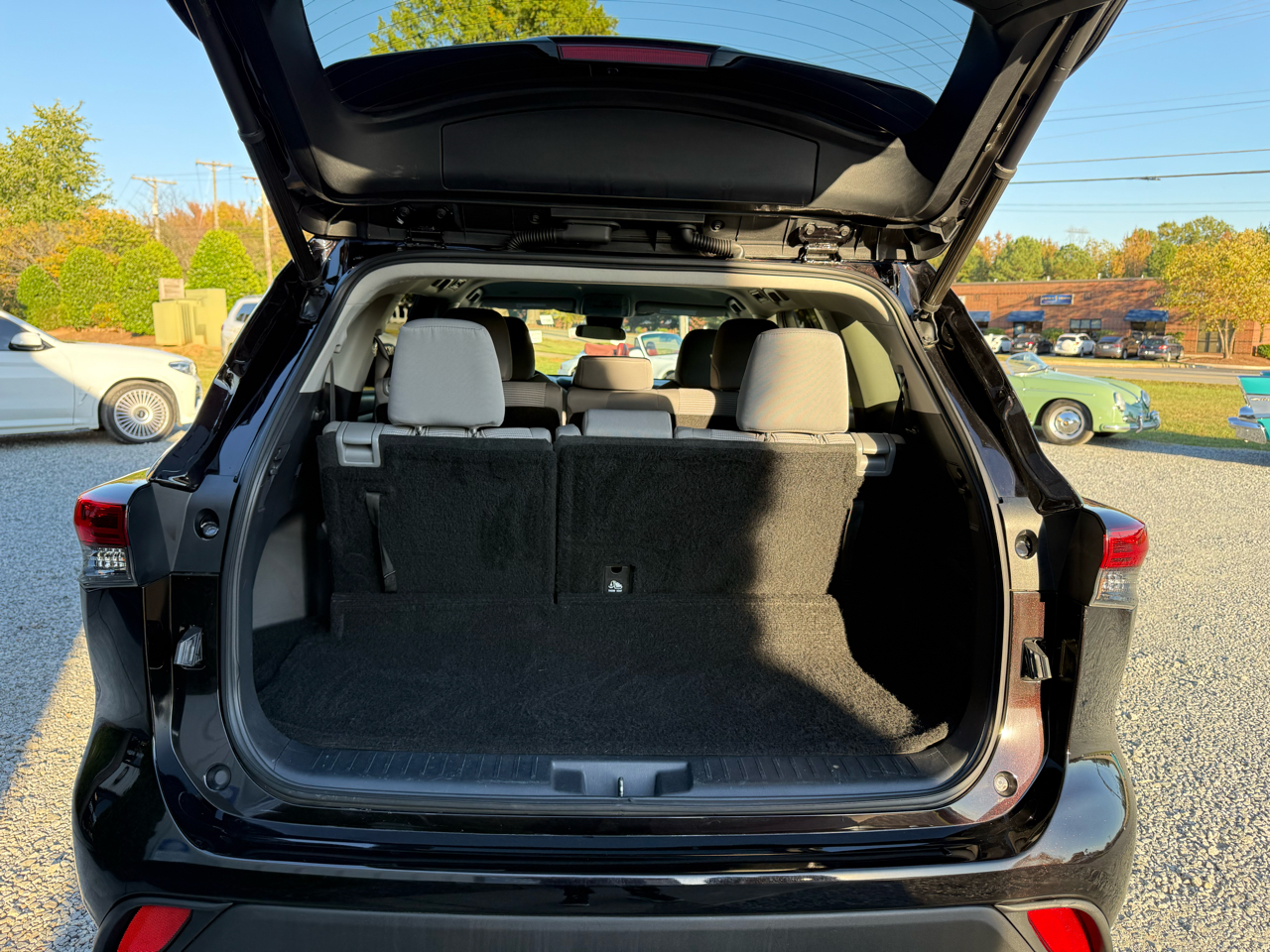Toyota Highlander LE FWD (Natl) 2021