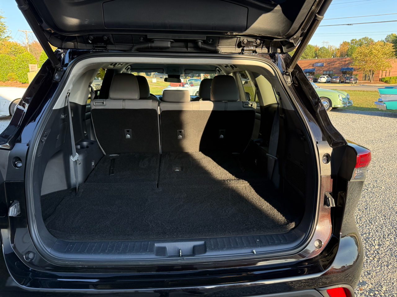 Toyota Highlander LE FWD (Natl) 2021