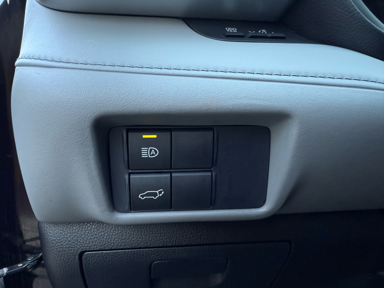 Toyota Highlander LE FWD (Natl) 2021