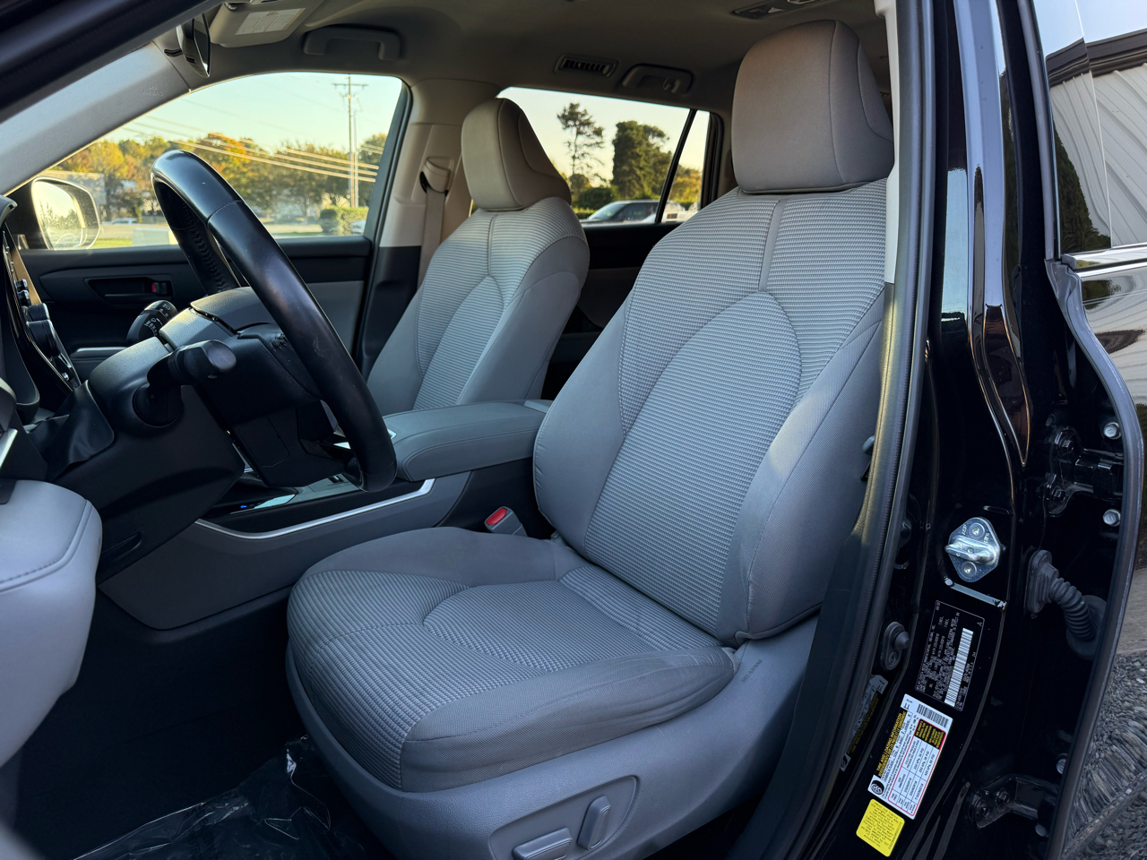 Toyota Highlander LE FWD (Natl) 2021