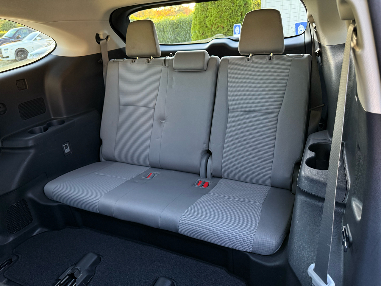 Toyota Highlander LE FWD (Natl) 2021