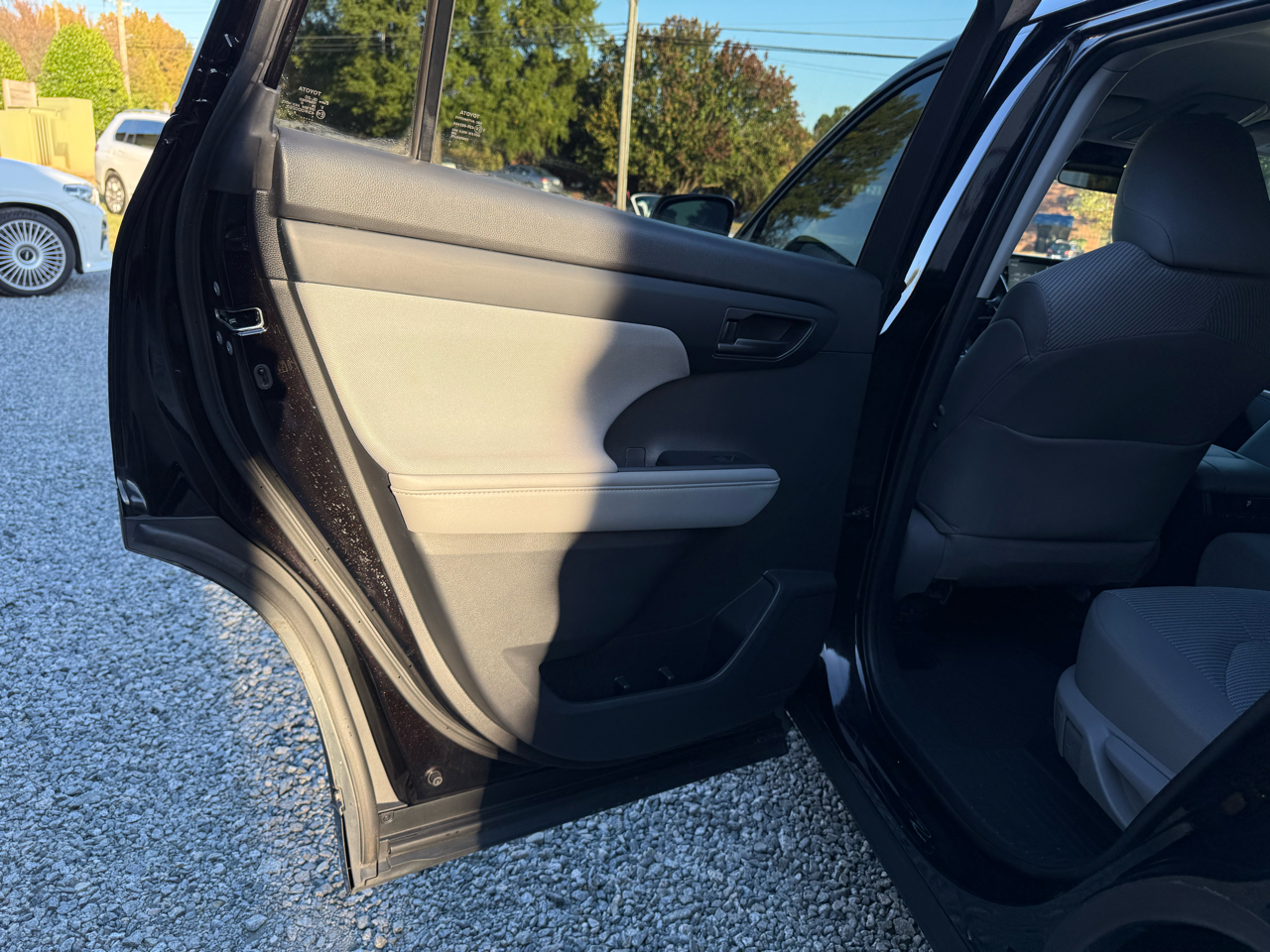 Toyota Highlander LE FWD (Natl) 2021