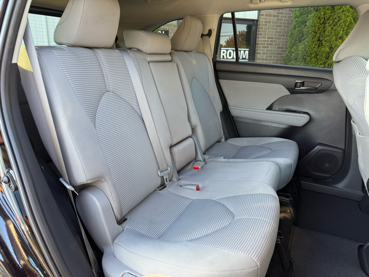 Toyota Highlander LE FWD (Natl) 2021
