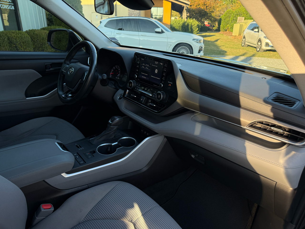 Toyota Highlander LE FWD (Natl) 2021
