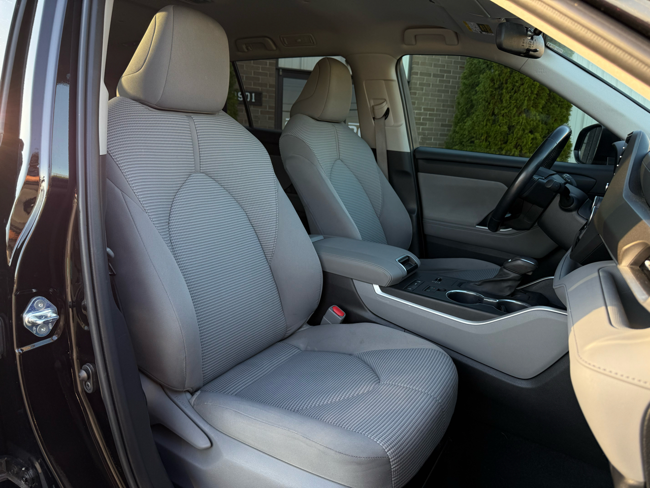 Toyota Highlander LE FWD (Natl) 2021