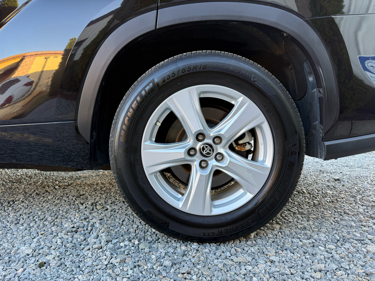 Toyota Highlander LE FWD (Natl) 2021