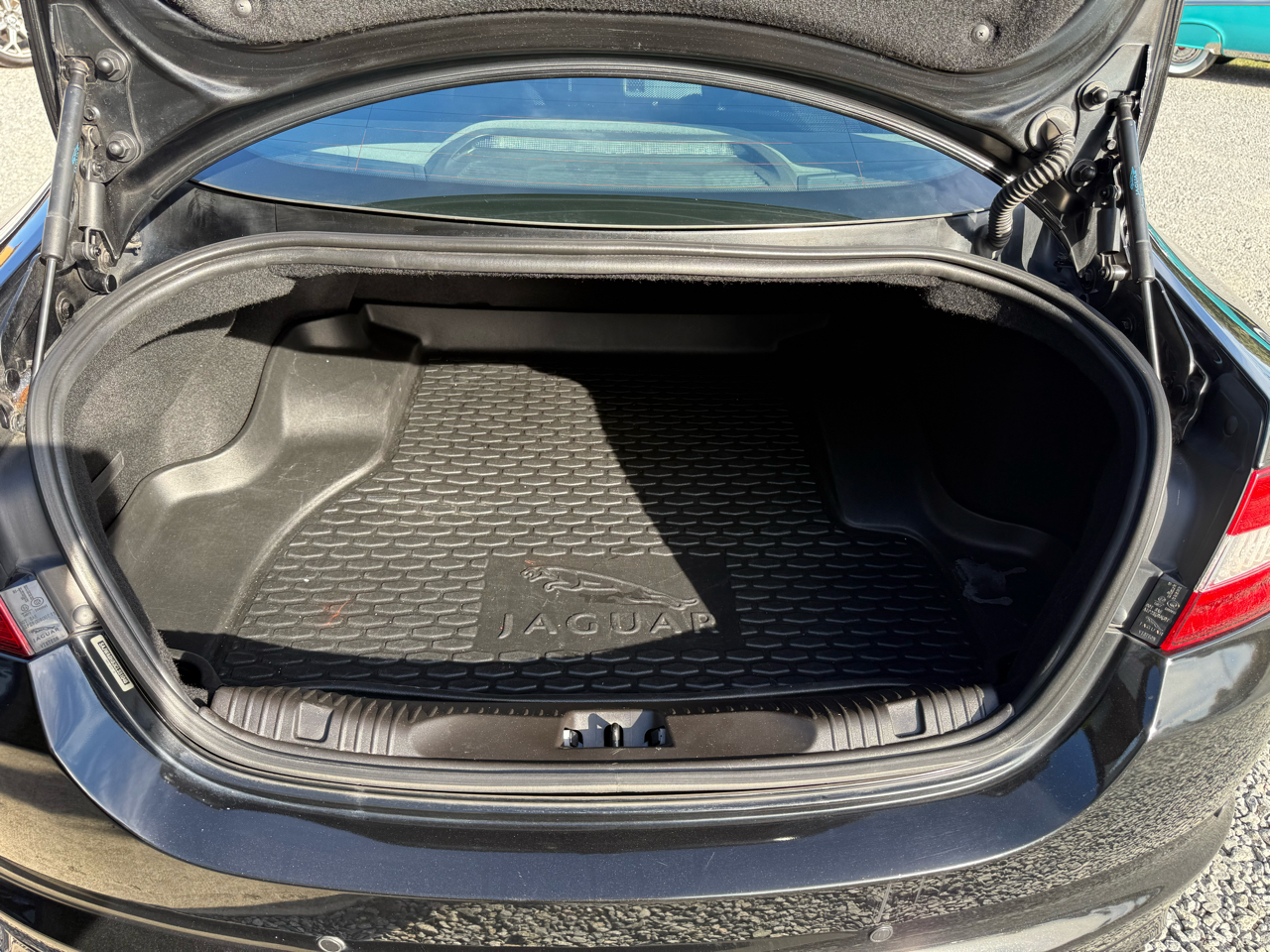 Jaguar XF 4dr Sdn Portfolio 2012