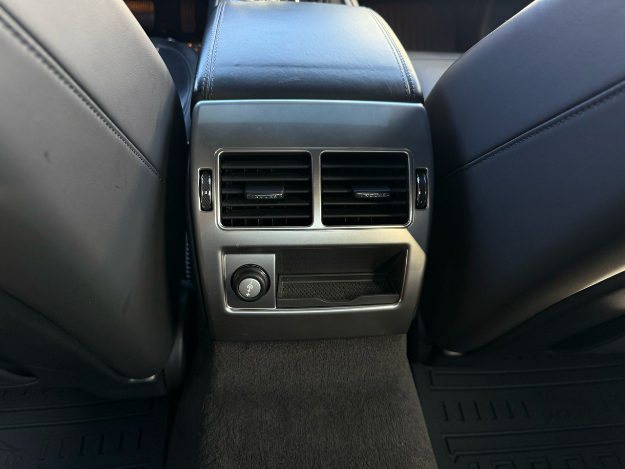 Jaguar XF 4dr Sdn Portfolio 2012