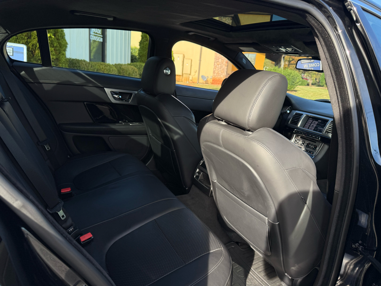 Jaguar XF 4dr Sdn Portfolio 2012