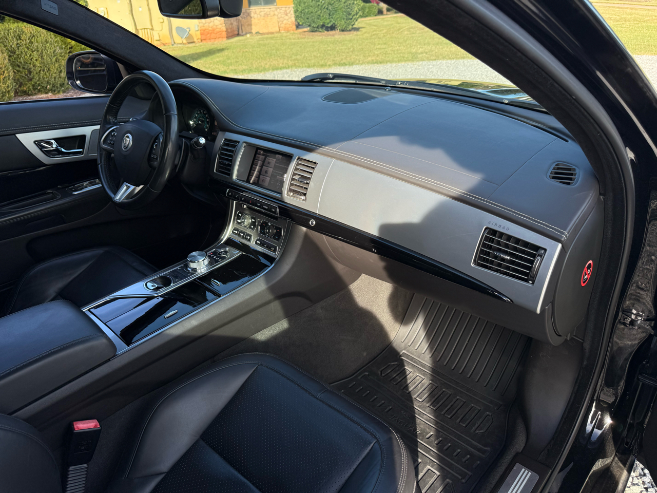 Jaguar XF 4dr Sdn Portfolio 2012