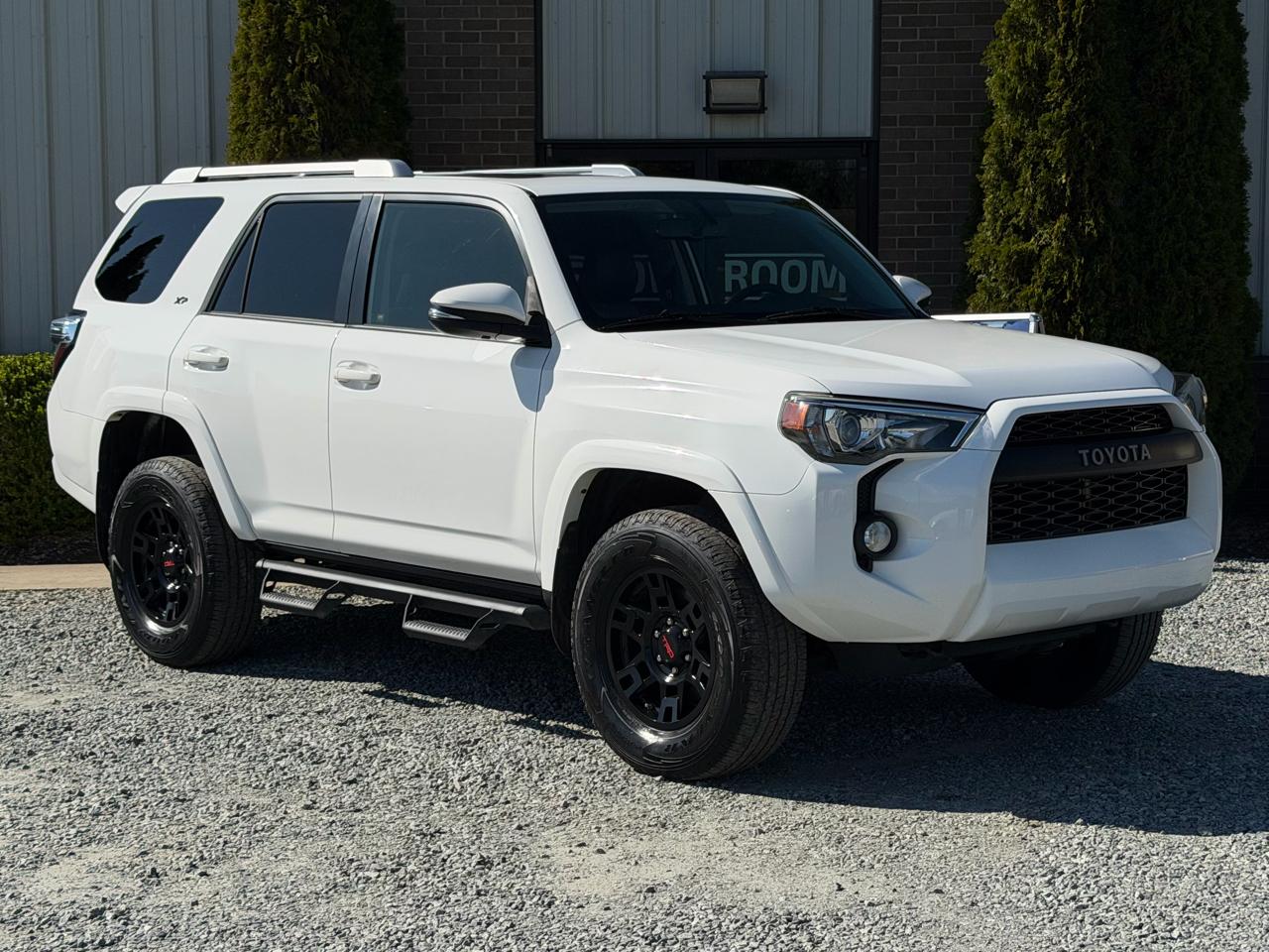 2017 Toyota 4Runner SR5 4WD (Natl)