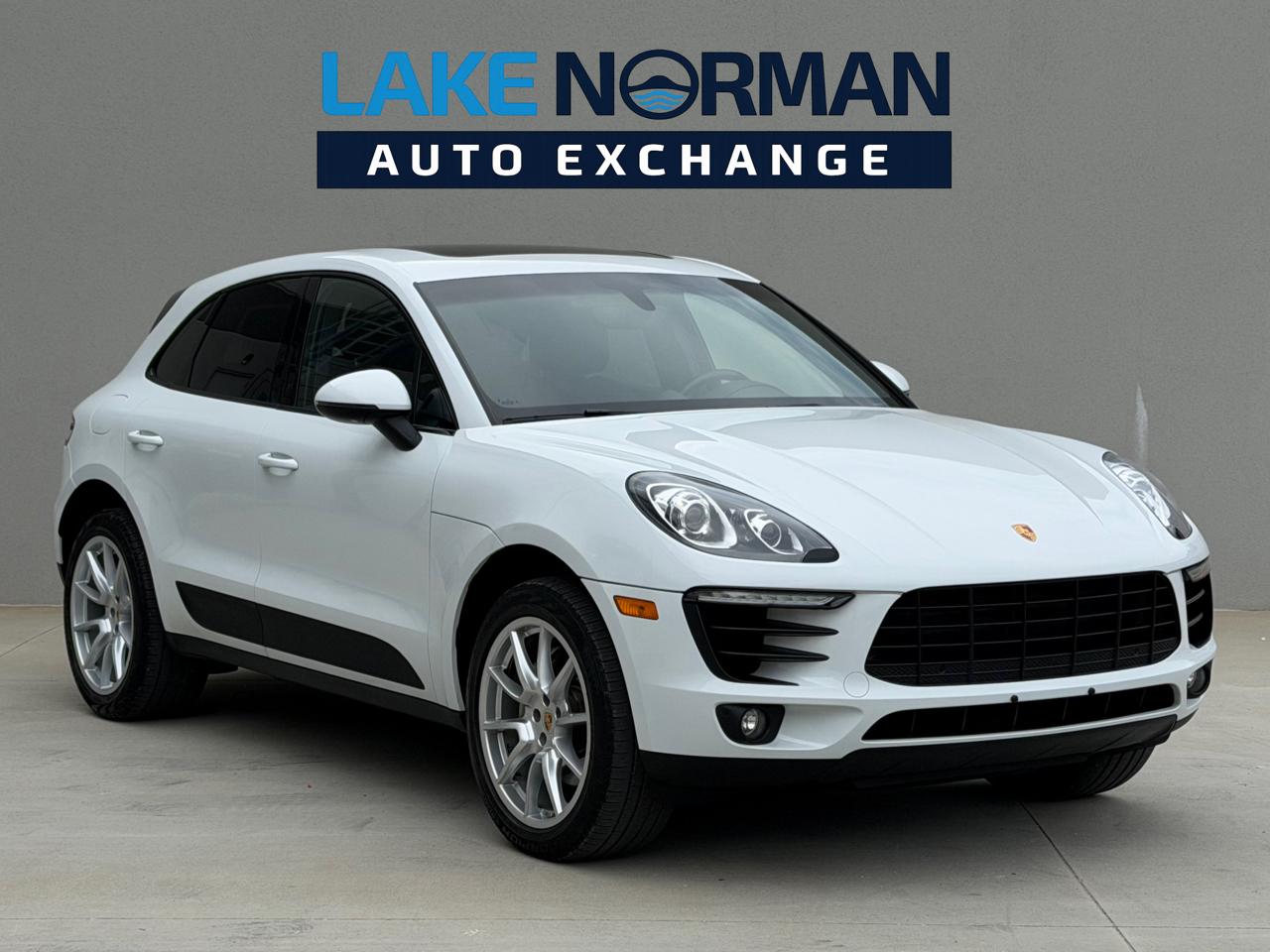 2016 Porsche Macan S's photo