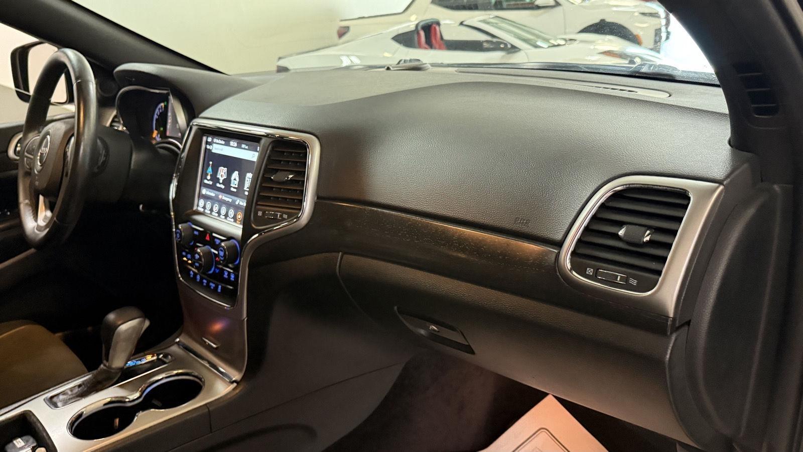 Jeep Grand Cherokee  2018