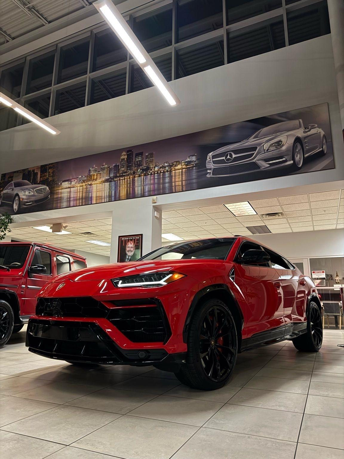 Lamborghini Urus  2022