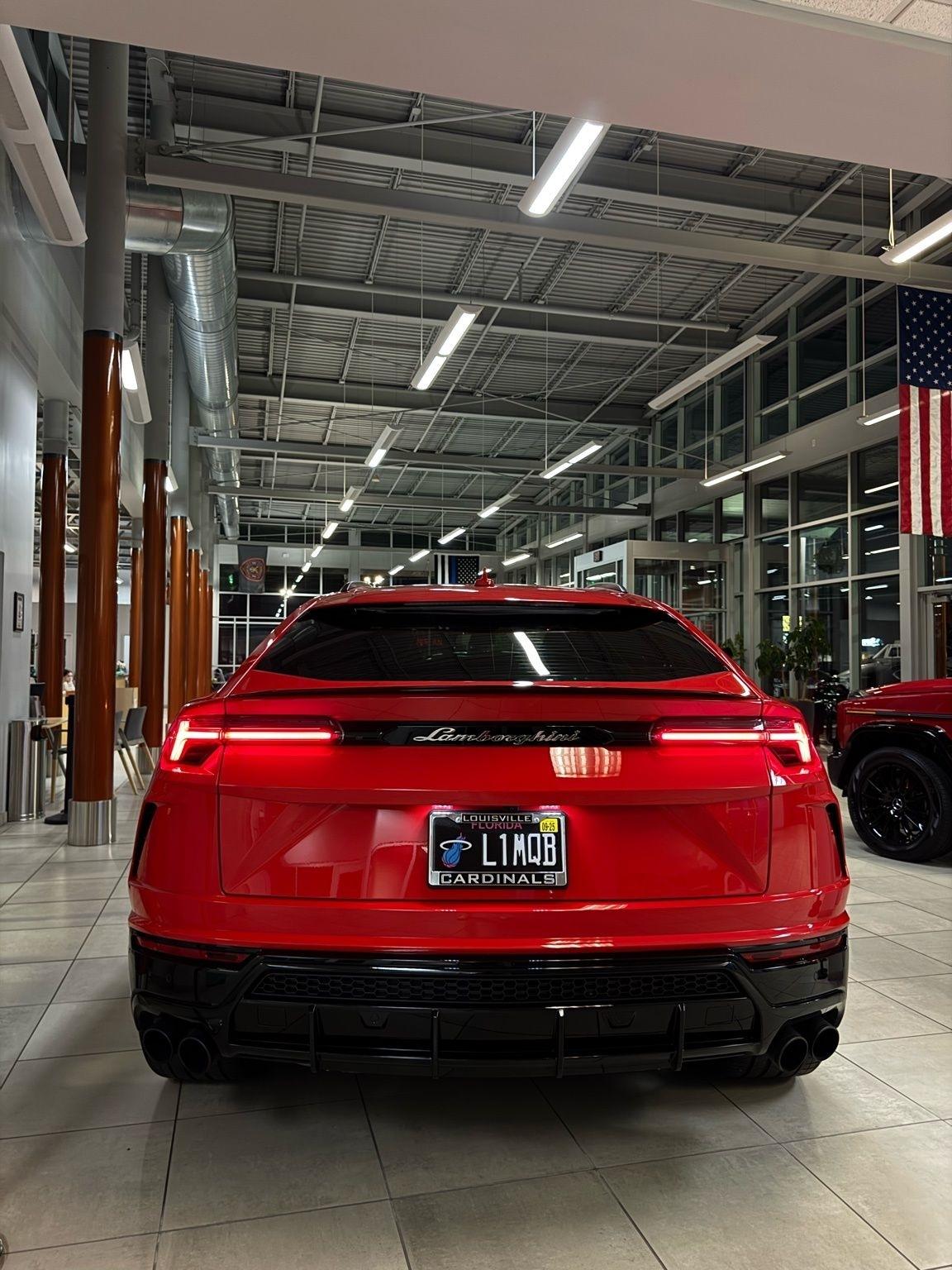 Lamborghini Urus  2022