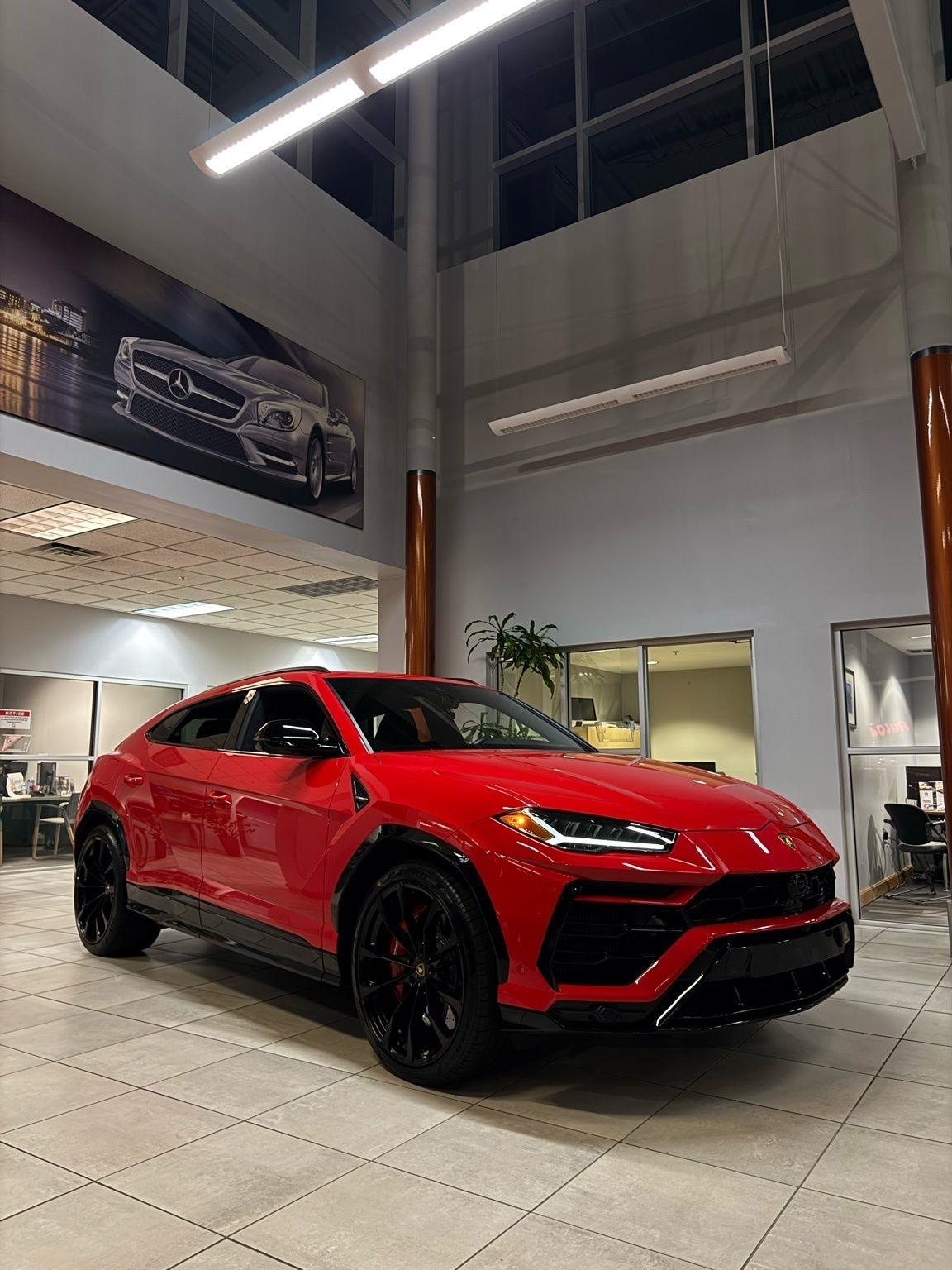 Lamborghini Urus  2022