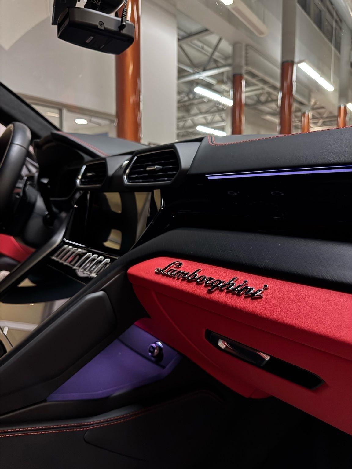 Lamborghini Urus  2022