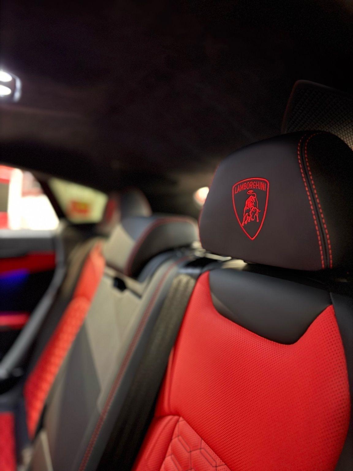 Lamborghini Urus  2022