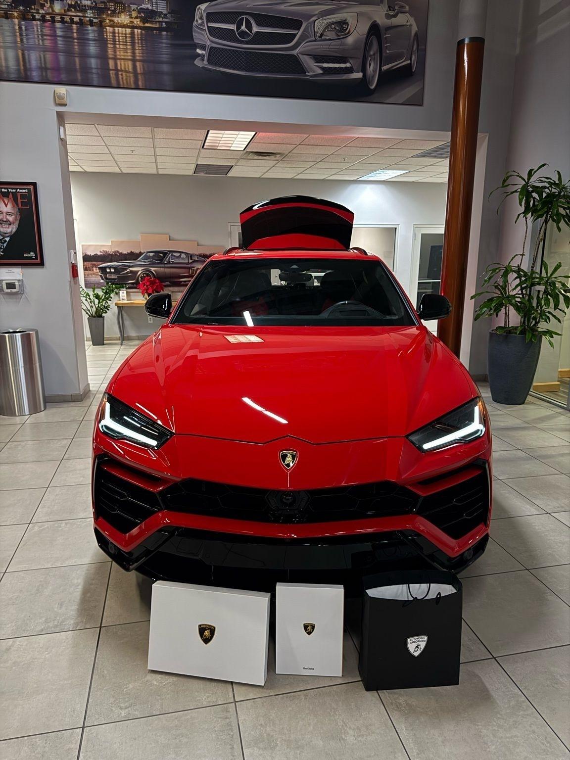 Lamborghini Urus  2022