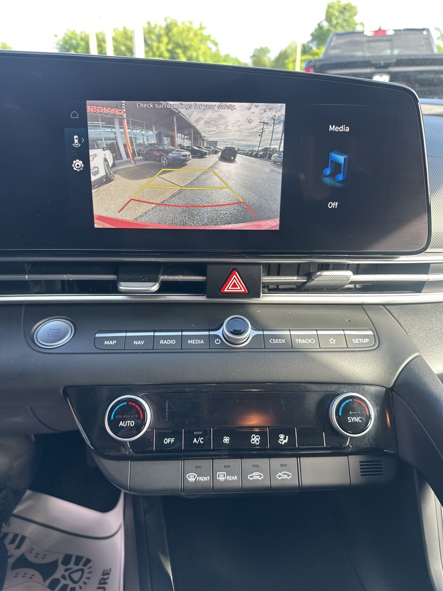 Hyundai Elantra  2024 Hyundai Elantra  2024