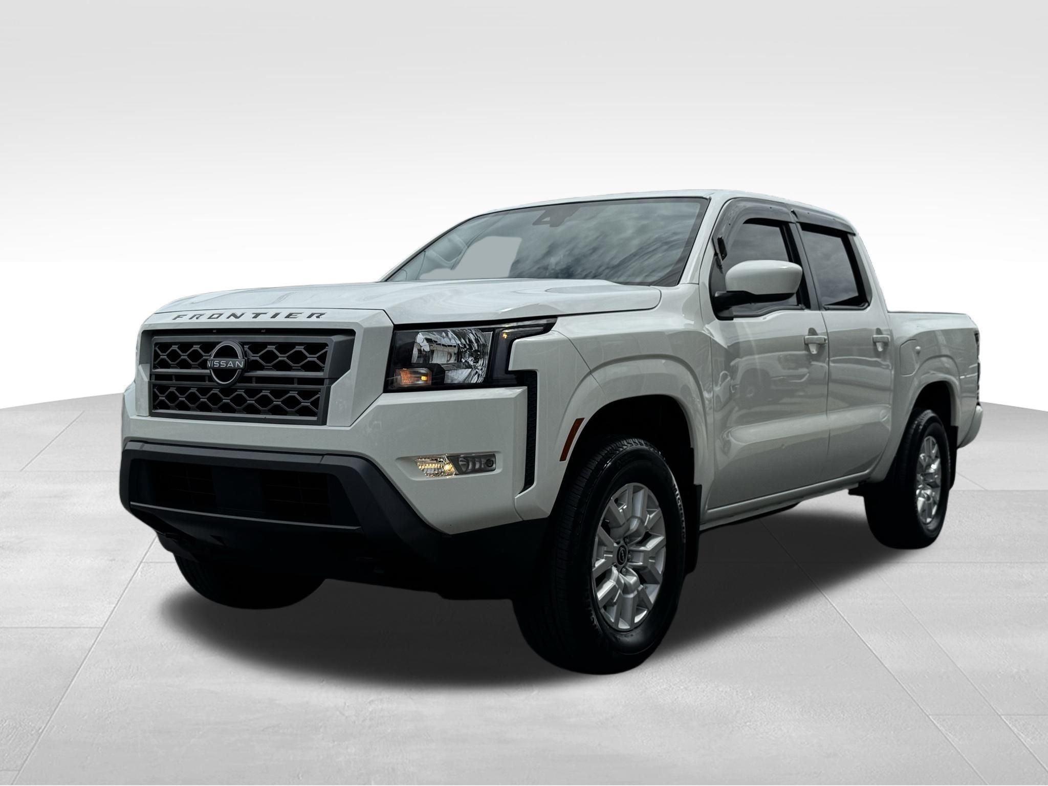 2022 Nissan Frontier SV photo 2