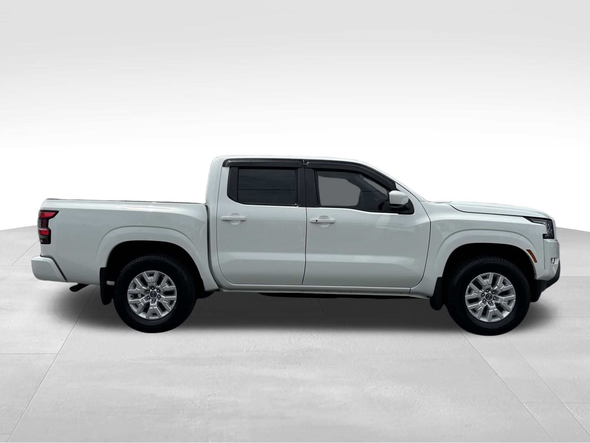2022 Nissan Frontier SV photo 5