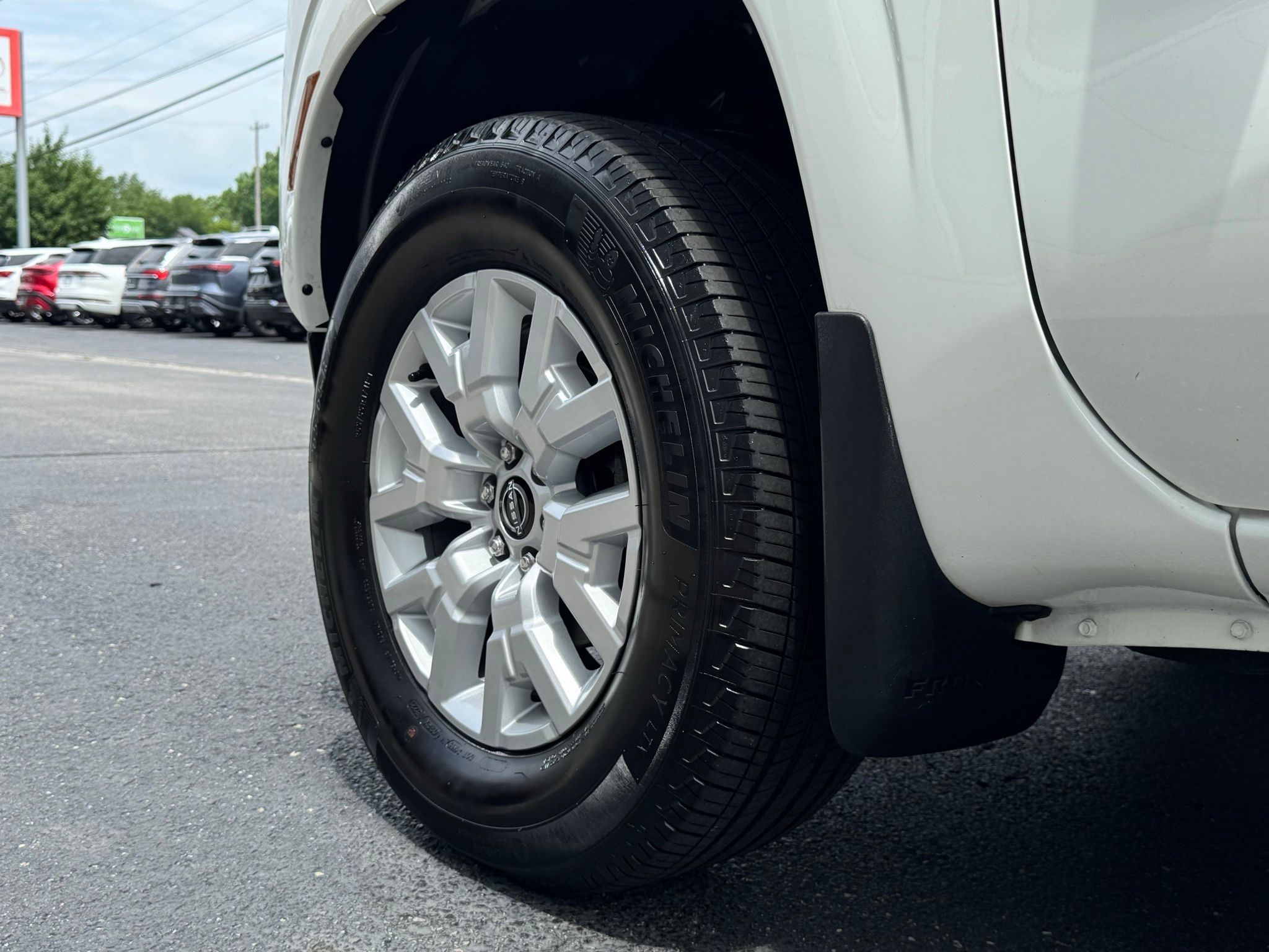 2022 Nissan Frontier SV photo 26