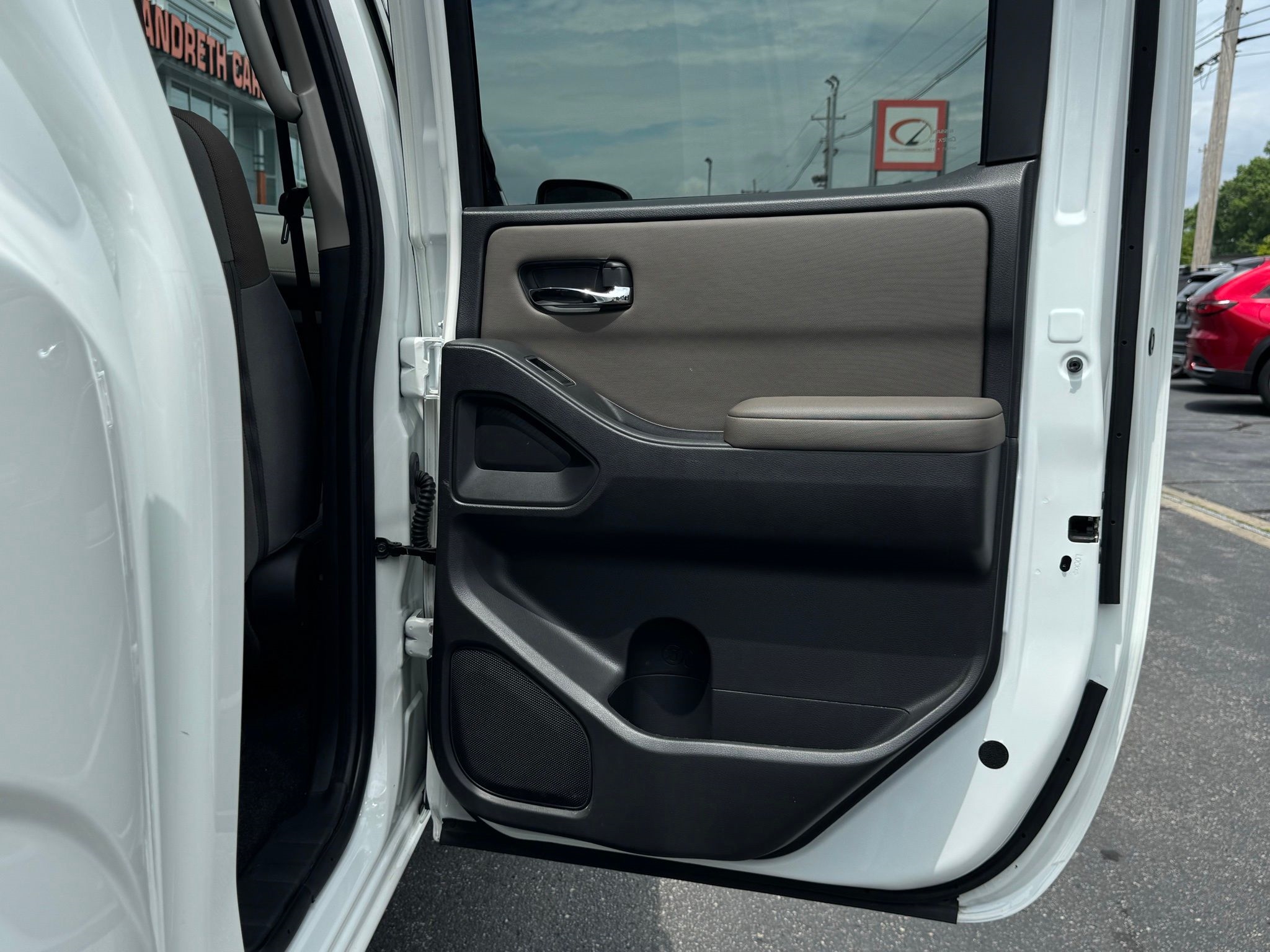 2022 Nissan Frontier SV photo 42