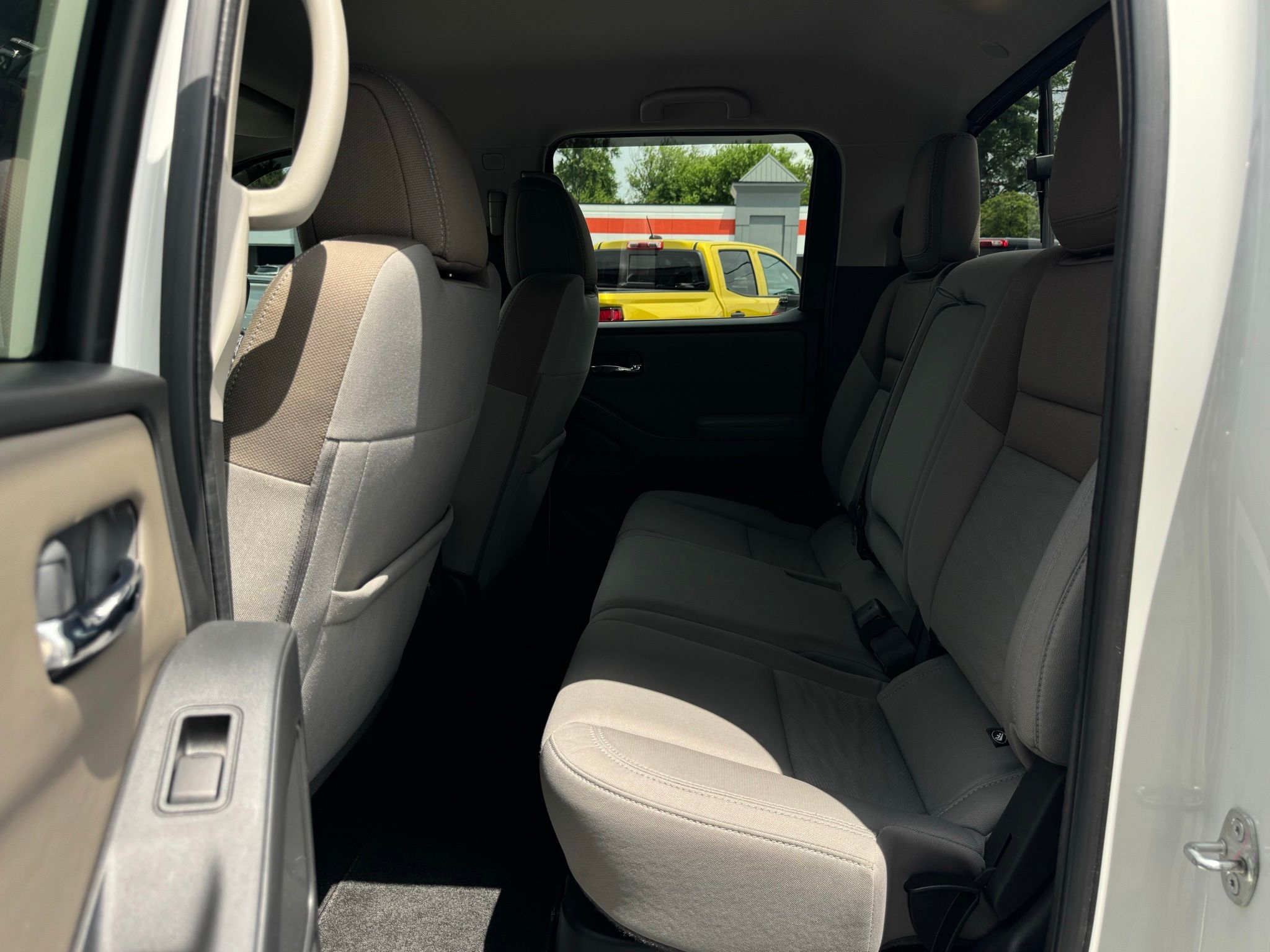 2022 Nissan Frontier SV photo 48